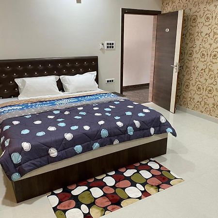 Priya Tours And Travels Hotel Guwahati Buitenkant foto