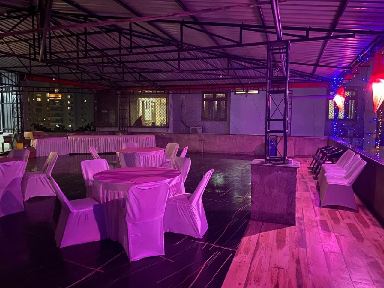 Priya Tours And Travels Hotel Guwahati Buitenkant foto